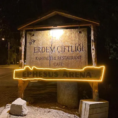 Erdem Ciftligi/ Ephesus Arena Apartment Selcuk